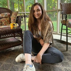 Meet your Posher, Madeline